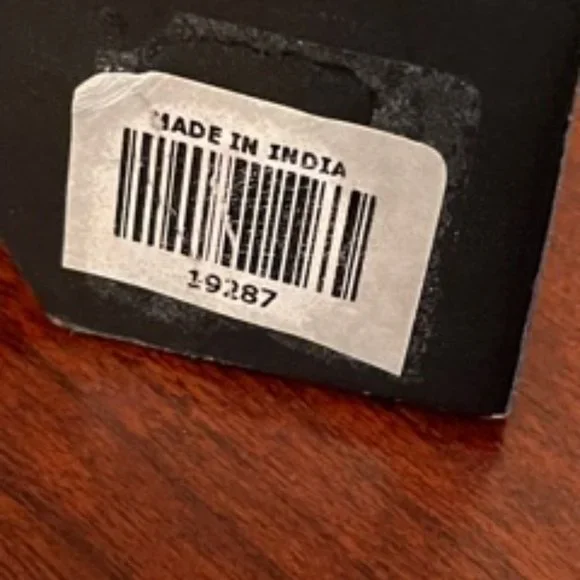 Upcycled Computer Keyboard Keys Frame - Picture 8 of 14